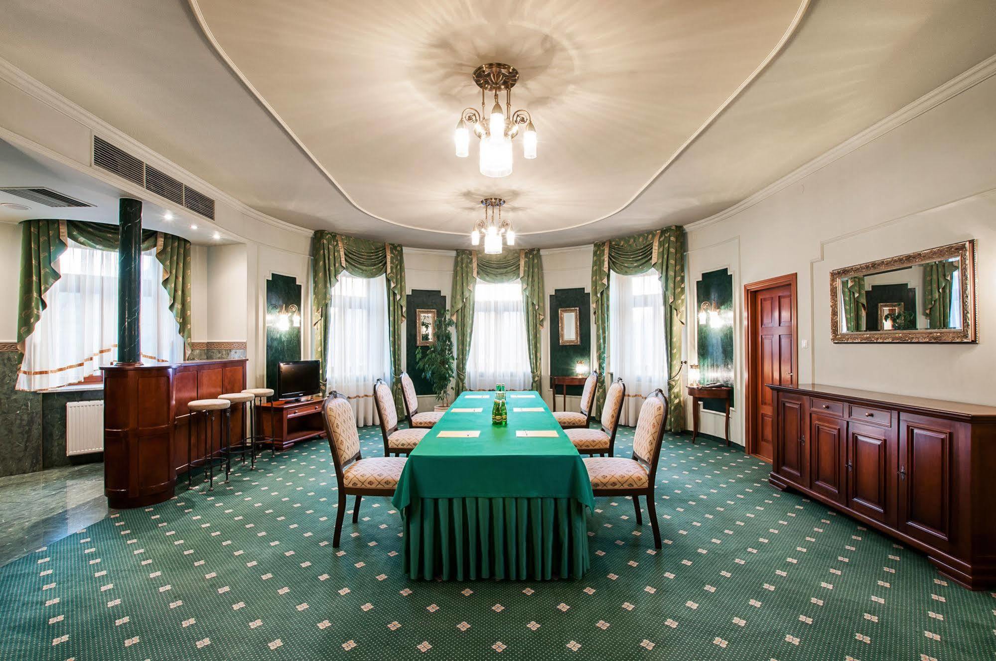 Hotel Palace Europa ルブリン エクステリア 写真